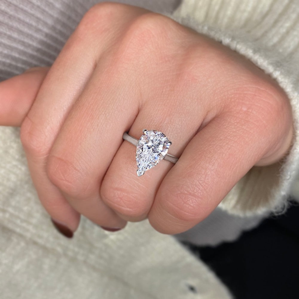 1ct Certified Lab Grown Diamond Solitaire Engagement Ring