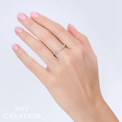 Shy Creation .22ctw Diamond Twist Band