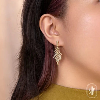 Shy Creation 1.26ctw Diamond Feather Earrings