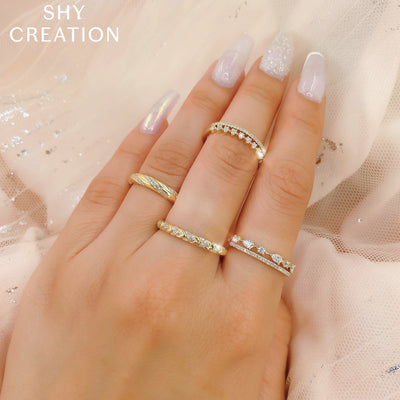 Shy Creation .37ctw Diamond Band