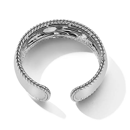 Jai 35mm Hammered Cuff