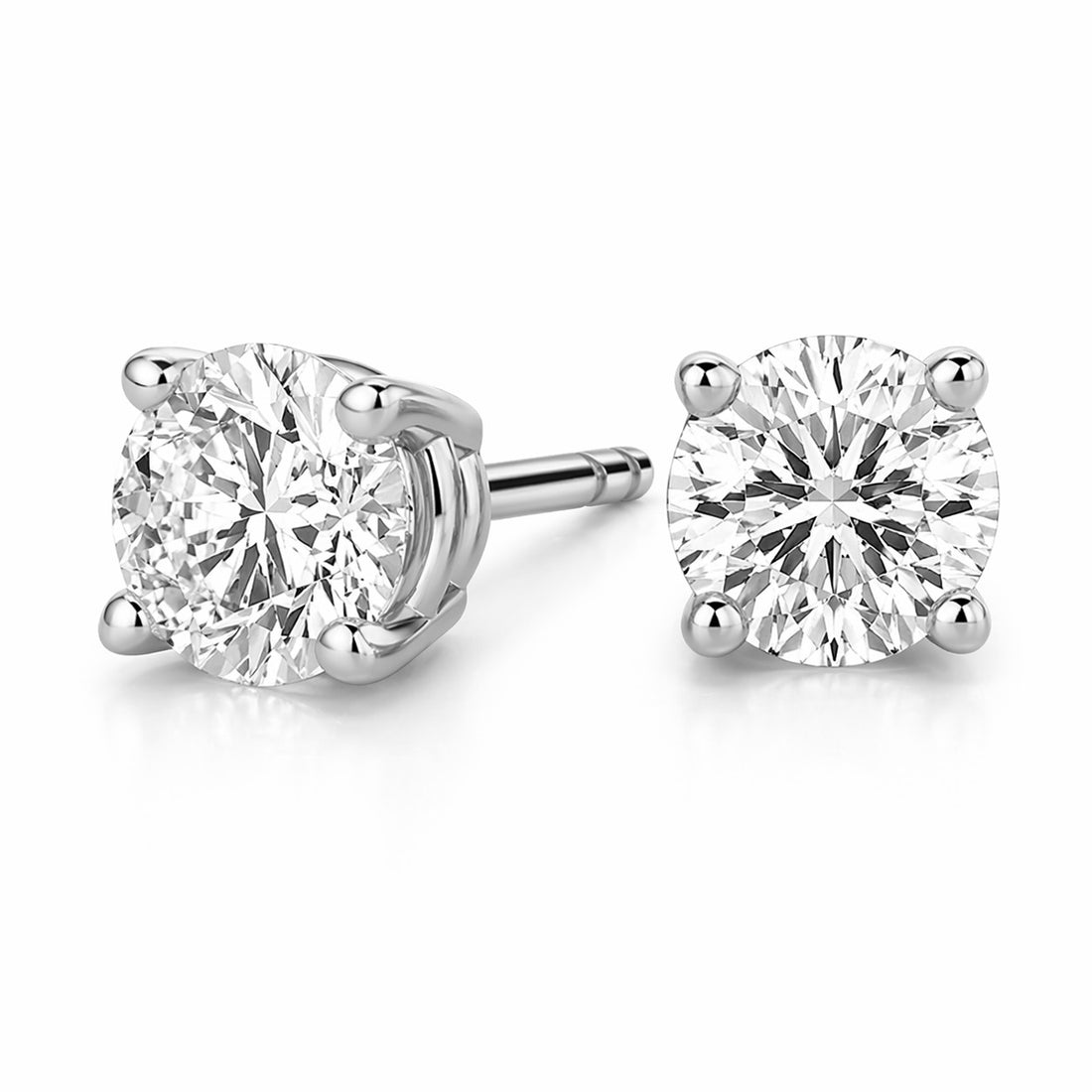 .04ctw Diamond Stud Earrings